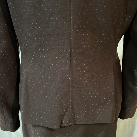 Jones New York Suit, skirt suit set, size 6 - Picture 11 of 16